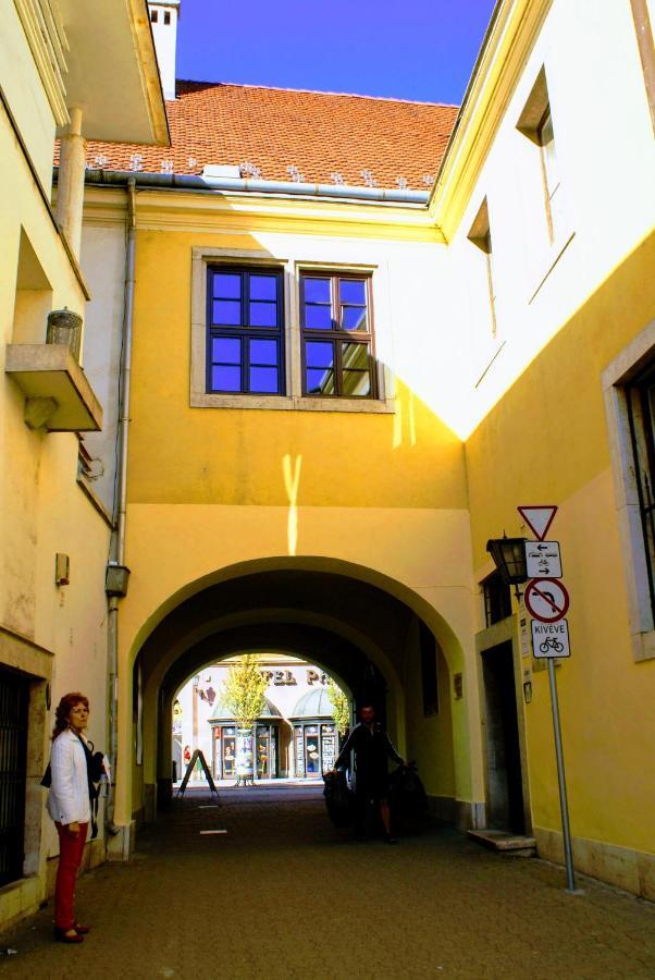 Parva Villa Miskolc Exterior photo